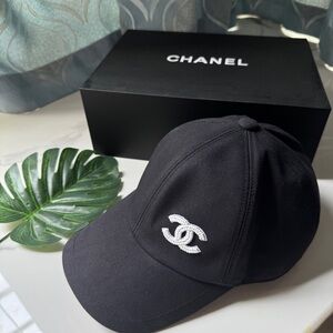 🌈Chanel hat🌈